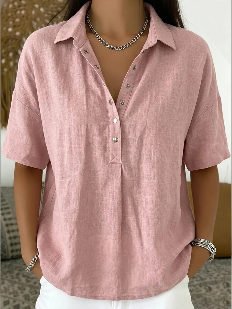 Van Delft Mode® | Blusa con cuello y detalle de botones.