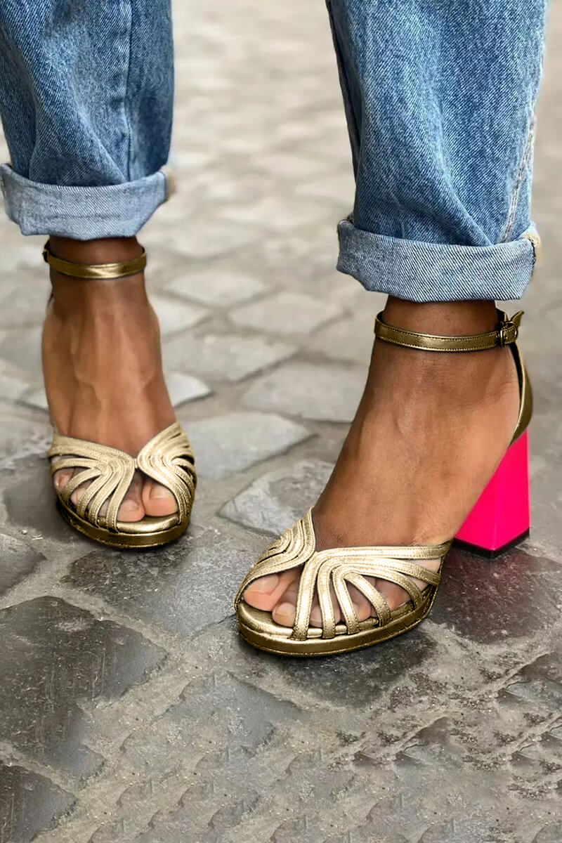 SANDALIAS CON TACÓN BICOLOR