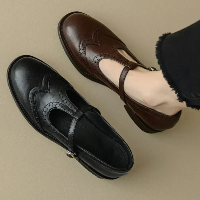 Elegantes Mary Janes con T-Strap