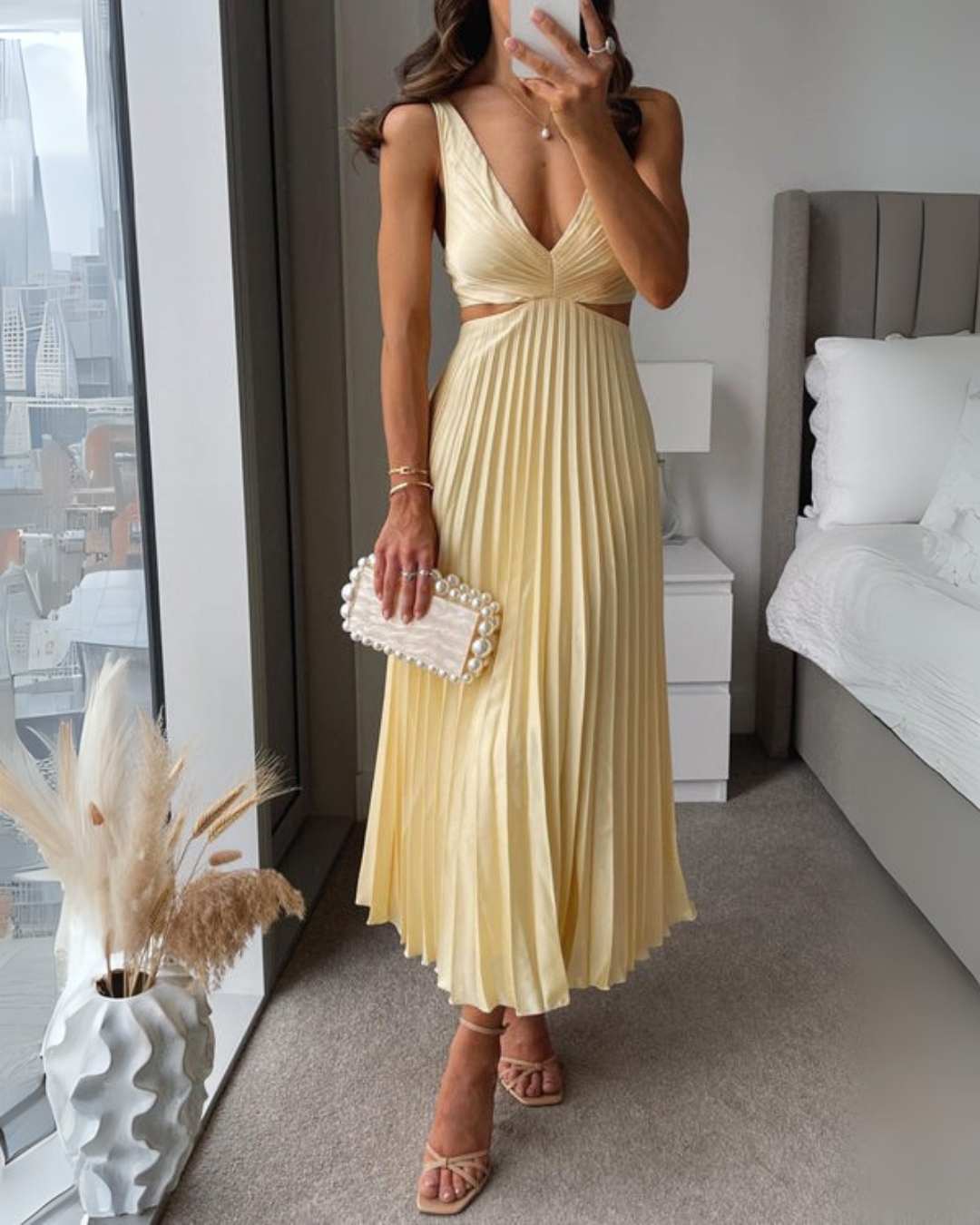 Vestido Radiante con Torcido
