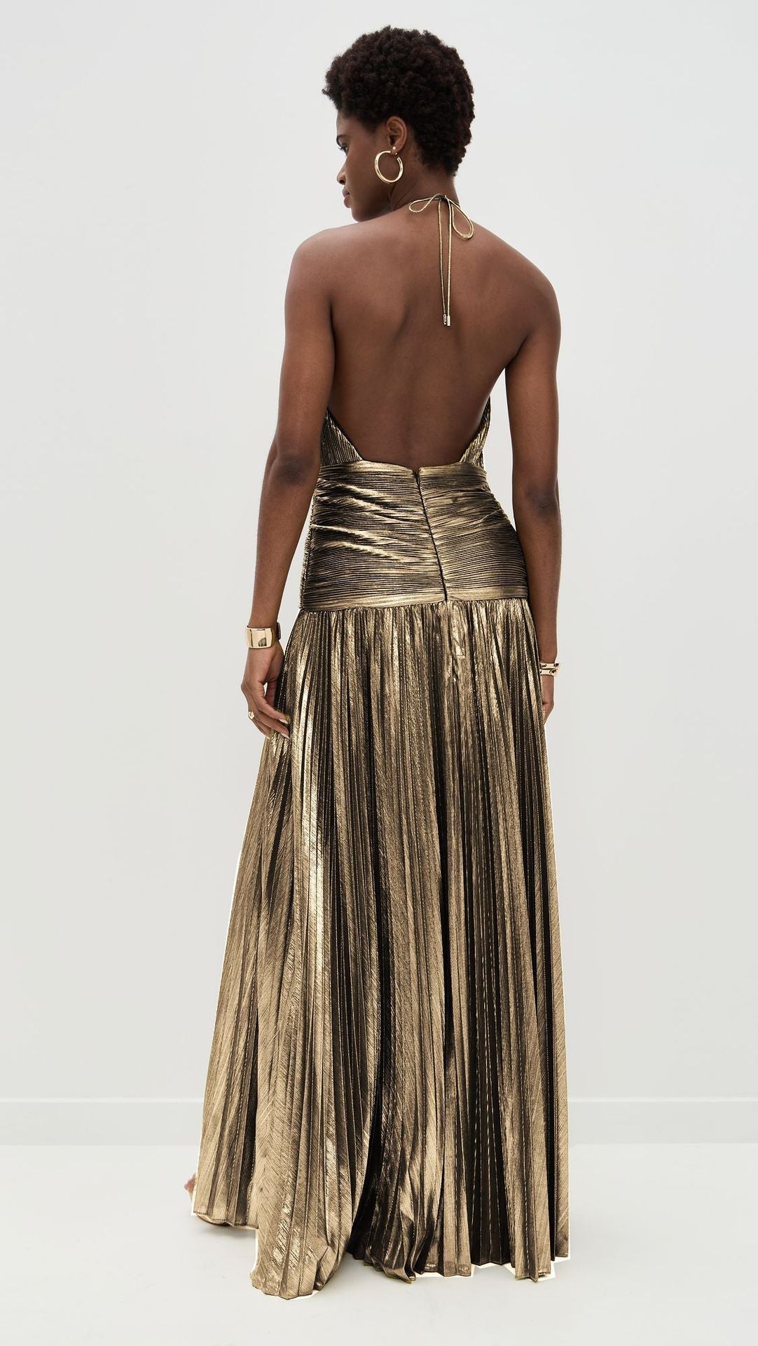 Vestido Halter Plisado Metálico de Moda